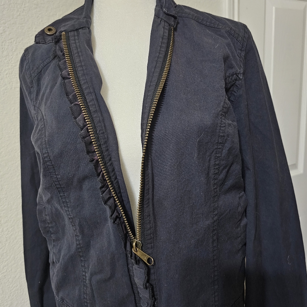 Women's Jacket - Picture 4 of 9